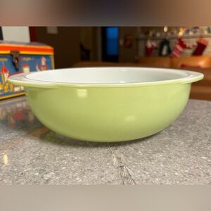 Vintage PYREX Casserole Dish Lime Green #024 2 QT